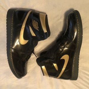 Nike Air Jordan High OG 1 Retro ‘Black Metallic Gold’